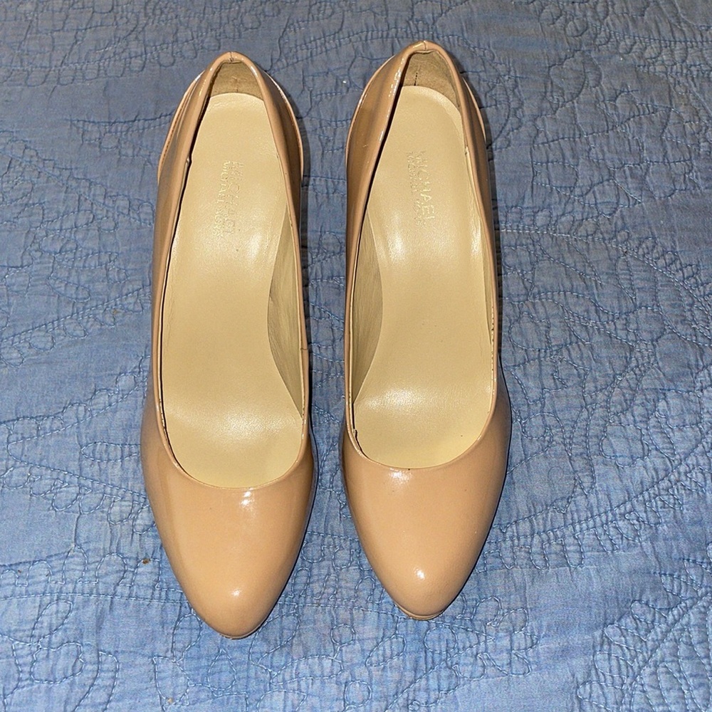 Michael Kors Yasmin Pumps size 7
